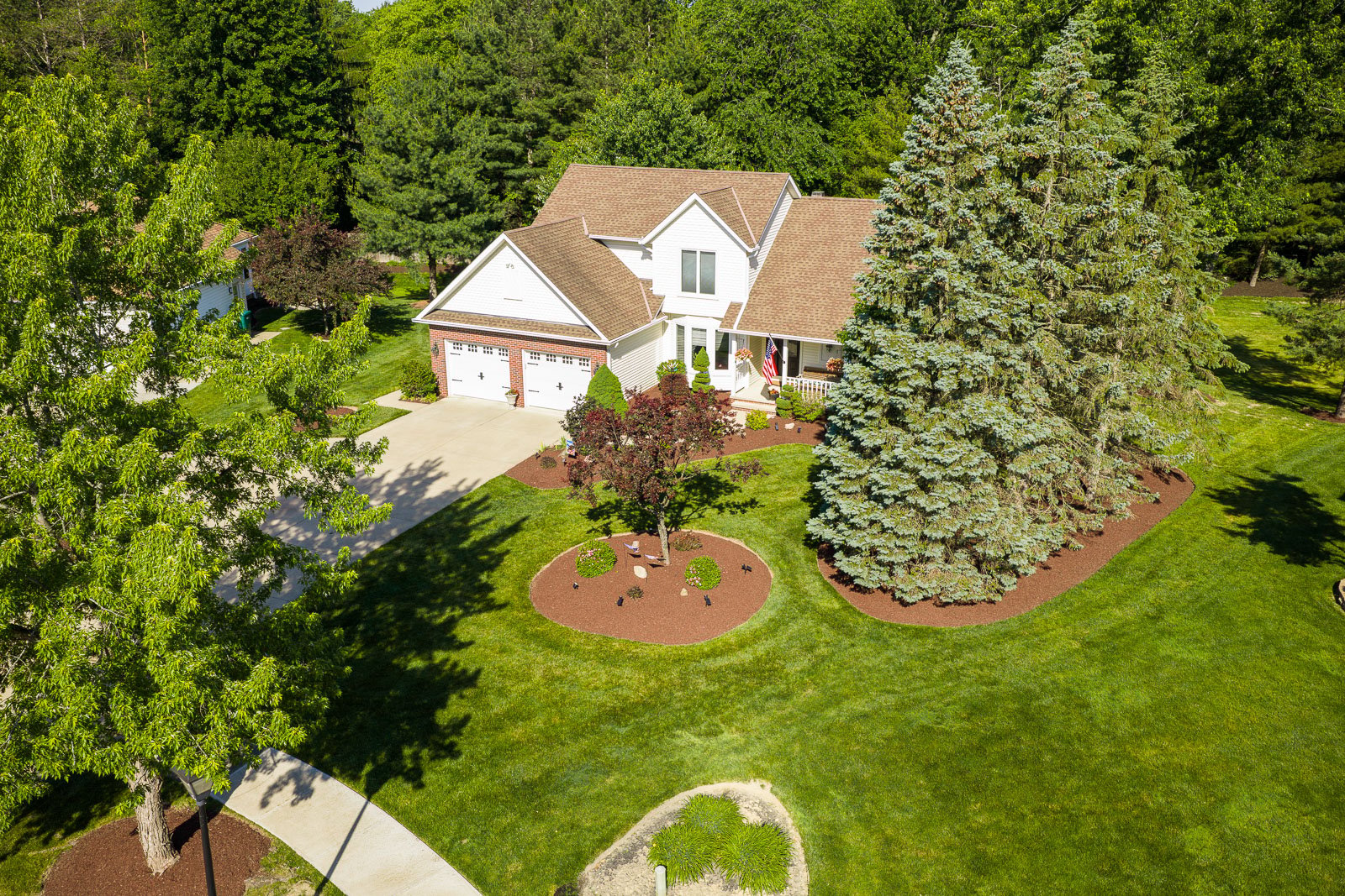 aerial view green lawn front of house lawn care 3