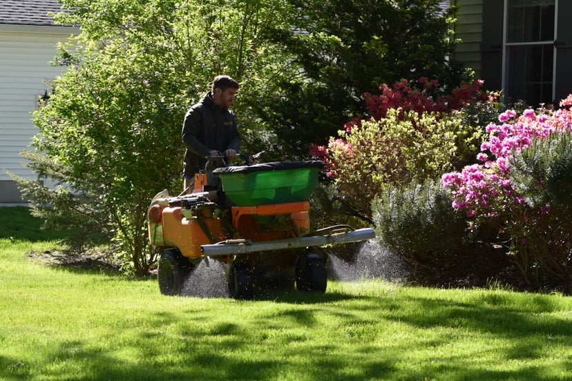 crew-fertilizer-lawn-treatment